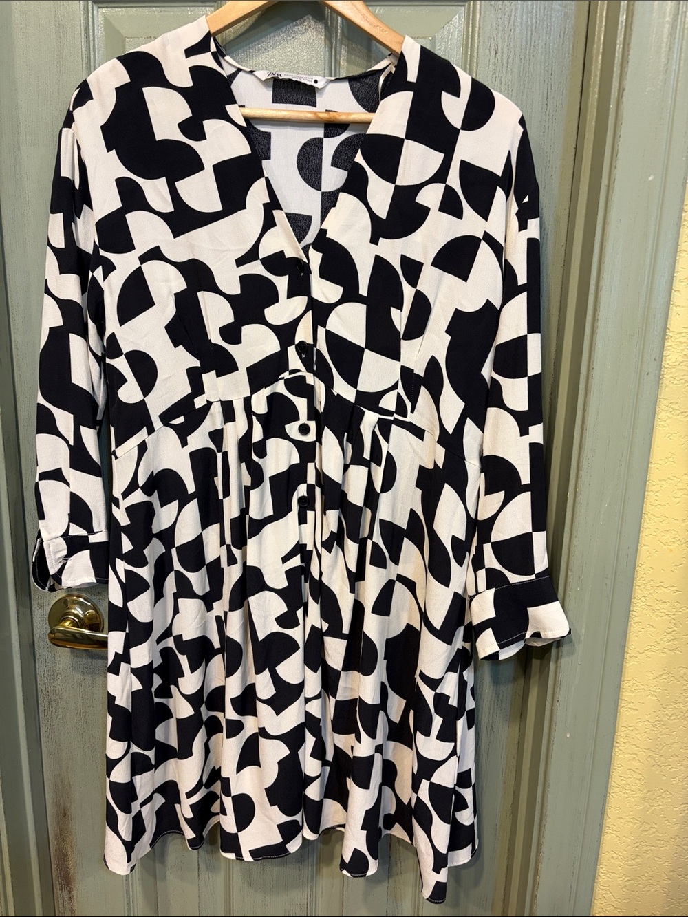 Zara Black & White Geometric Button-Front Long Sleeve Dress